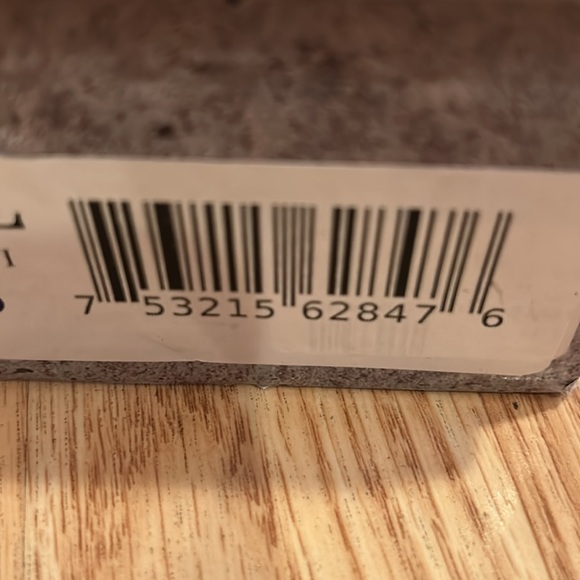 New in Box Freebird by Steven Mabel oxfords. Size 8. Perfect condition - Picture 5 of 5